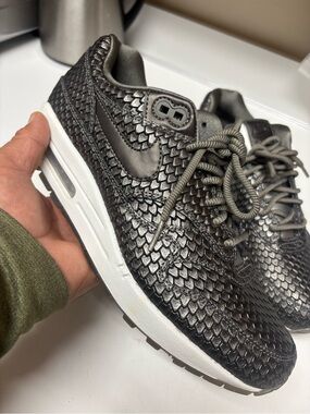 Nike Air Max 1 Metallic Snake-Texture Sneakers  women’s 9.5 excellent condition